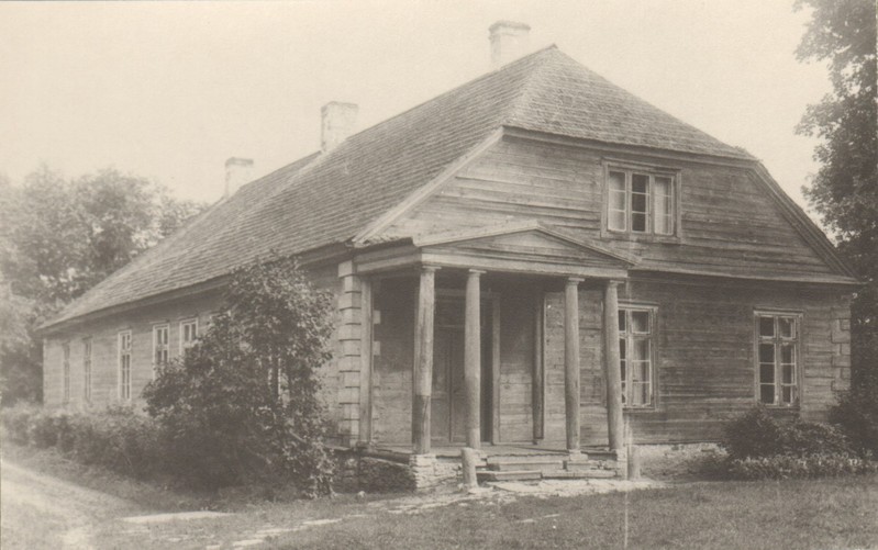 fotod Mündi algkool ja juhataja Mihkel Vaim, õpetaja Linda Lauri 1940