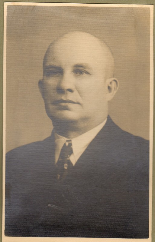 fotod Jalgsema algkool ja õpetaja Juhan Taimsoo 1940