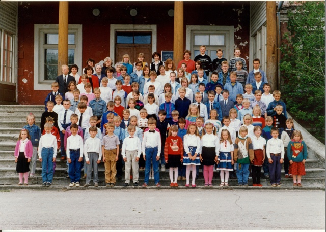 3 fotot, Imavere koolis kevadel 1994