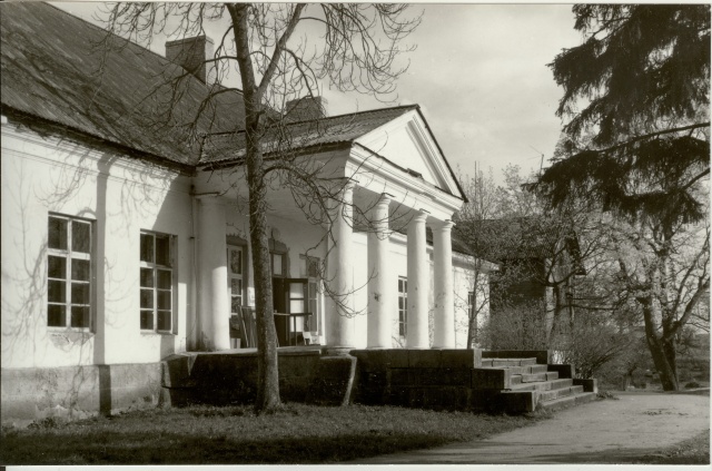 foto Käravete mõisahoone 1986