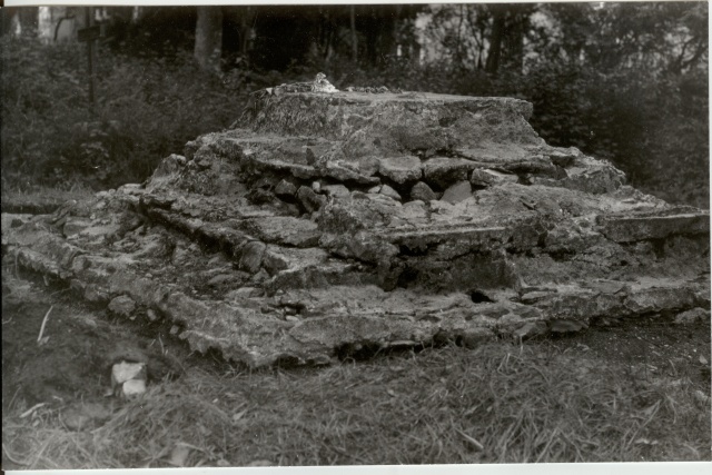 foto Vabadussõjas langenute mälestusmärgi alus Türi 1988