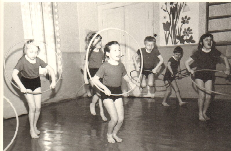 foto võimlemistund Väätsa koolis 1970-ndad