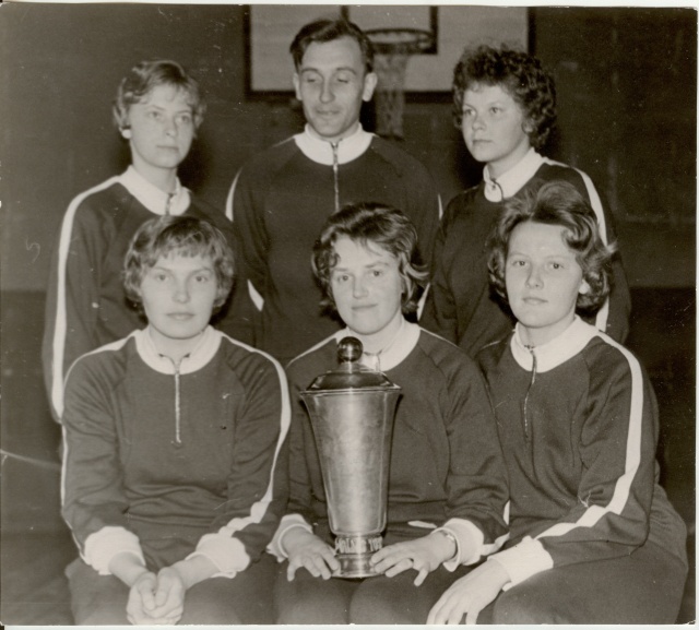 foto Paide Jõud korvpallinaiskond 1962