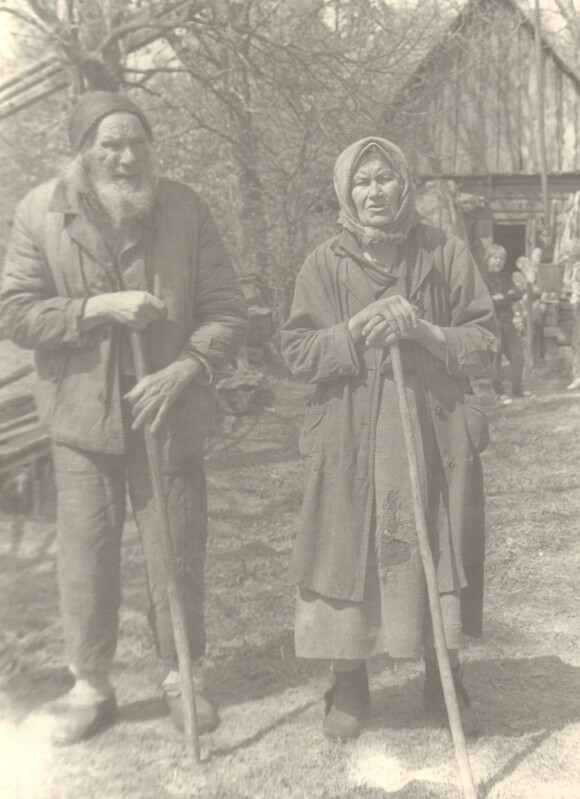 foto Salu Mart õega Jänedal 1979