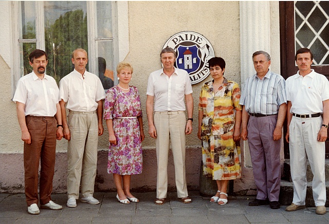 värvifoto Paide linnapea ja linnavalitsuse liikmed 1996