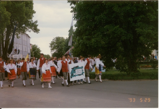 värvifoto Järvamaa laulu- ja tantsupidu 1993