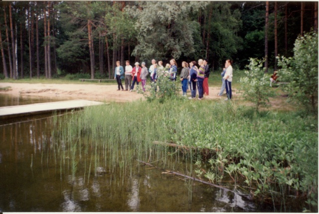 2 värvifotot Baltica 1995 külalised Kalijärve ääres