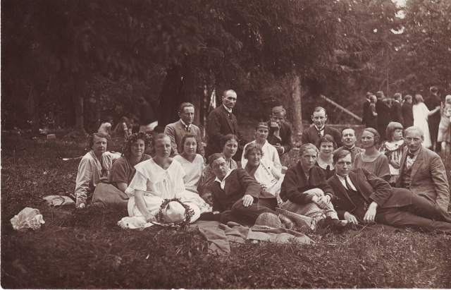 foto Paide Ühisgümnaasiumi õpetajad piknikul 1920-30-ndad