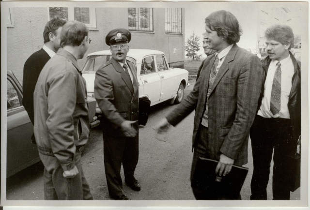 2 fotot kohtumine Aravete politseijaoskonnas 1995