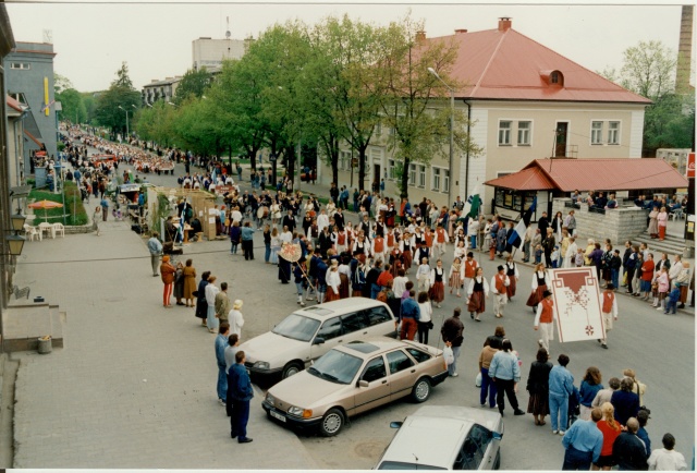 värvifoto Järvamaa laulu- ja tantsupidu 1996
