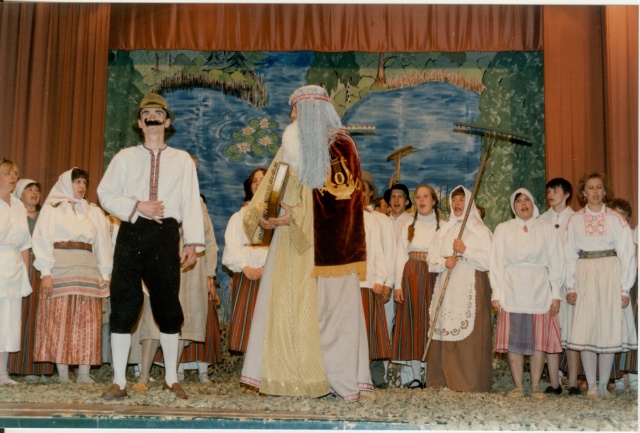 värvifoto Lehtse laulumängu Uku ja Vanemuine etendus 1996