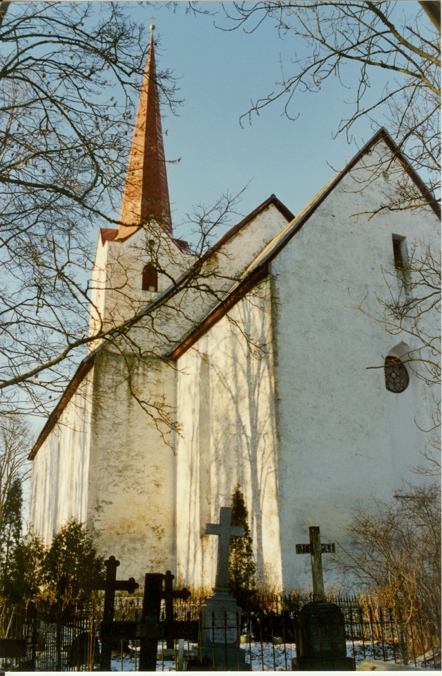 värvifoto Järva-Peetri kirik 1995