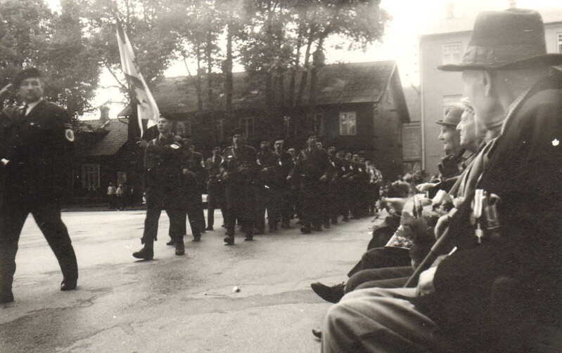 foto Vabadusristi päev Paides  1993