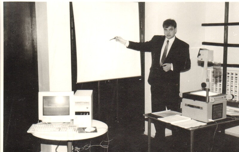 foto Taigi kontori- ja arvutustehnika näitusmüük Paides 1994