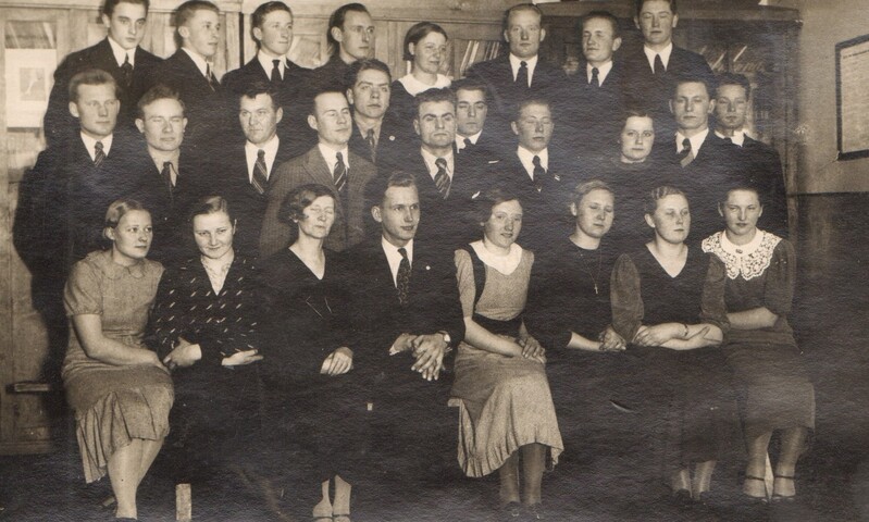 foto peotantsukursusest osavõtjad Lõõla