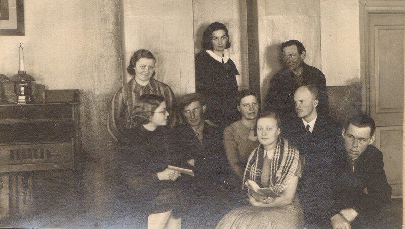 2 fotot Lõõla inimestest