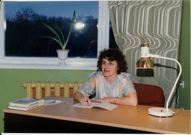värvifoto Imavere Põhikooli direktor Katrin Ellram 1994