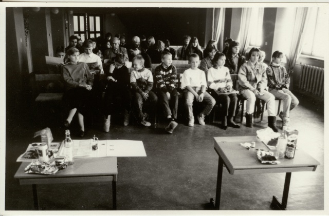 foto Heade Templerite Organisatsiooni lahtine tund Imavere koolis 1994