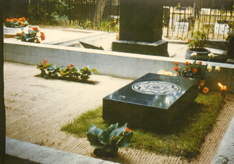 värvifoto Kuno Stephani haud Rahumäel