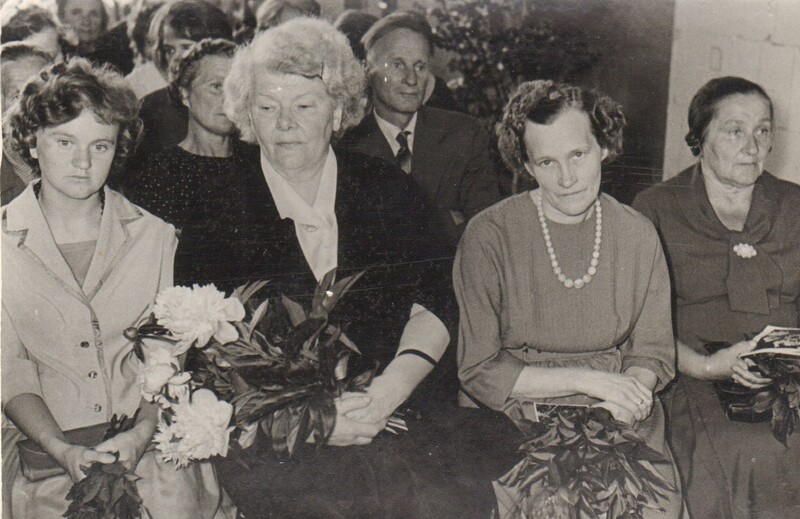 foto Paide Keskkooli lõpuaktus 1964