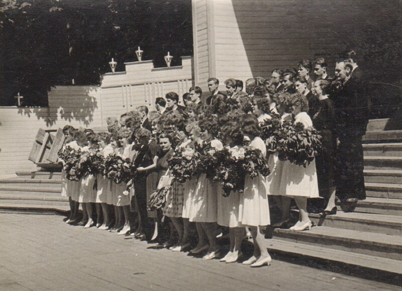 foto Paide Keskkooli lõpuaktus 1964