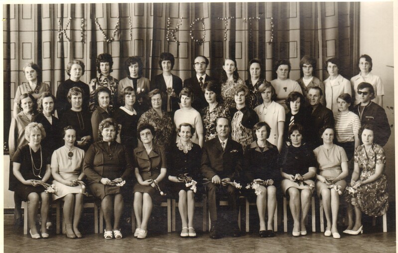 foto Paide 1.Keskkooli õpetajad 1973