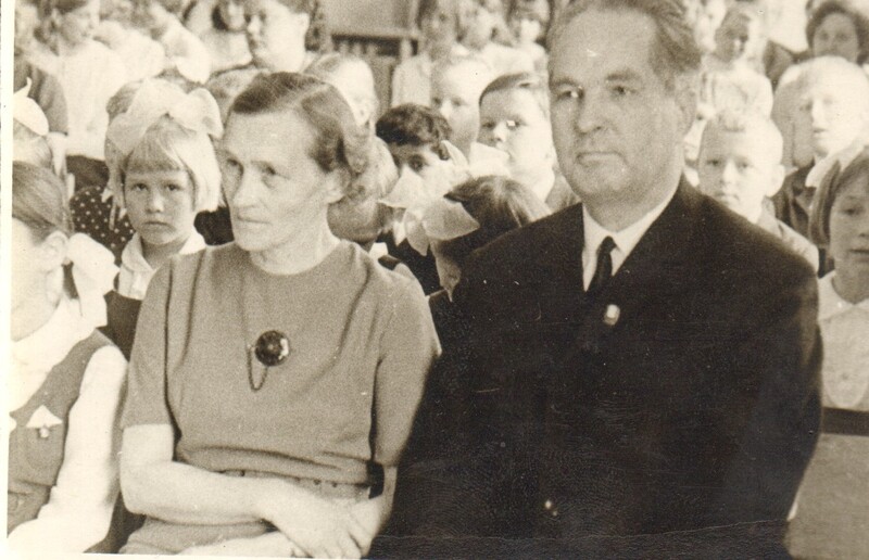 foto Paide 1.Keskkooli viimase koolikella päev 1970