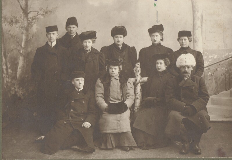 foto grupipildil Irene Gabriele Limberg 1910-ndad