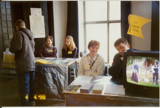 värvifoto Matkamiks Paide Kultuurikeskuses 1998