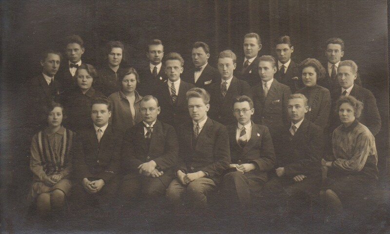 foto Kirjandusliku kohtu tegelased. Vilde Külmale maale Paide 1929