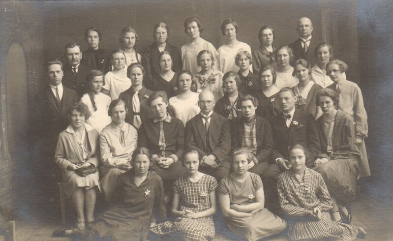 foto Paide Linna Algkooli õpetajad ja õpilased 1926-27