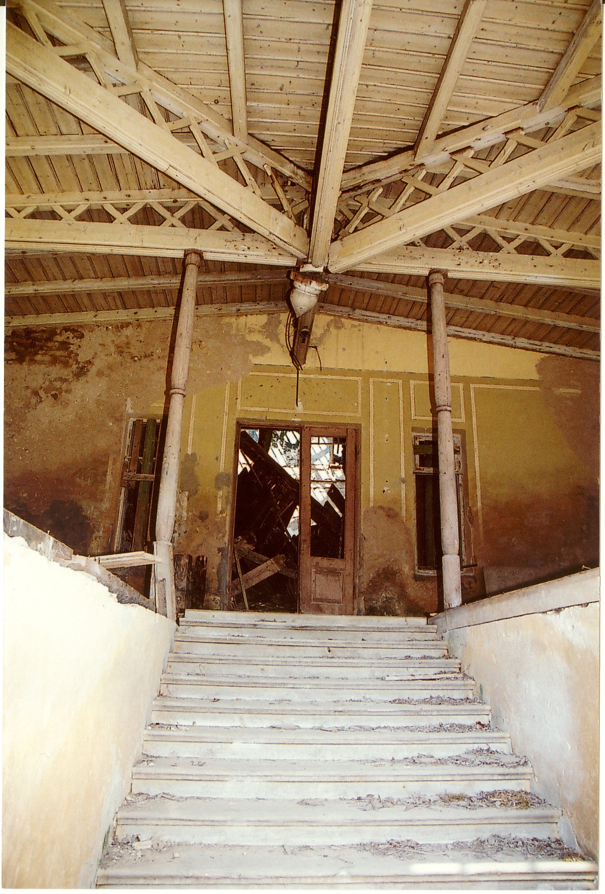 foto Väike-Kareda mõisa trepp 2006