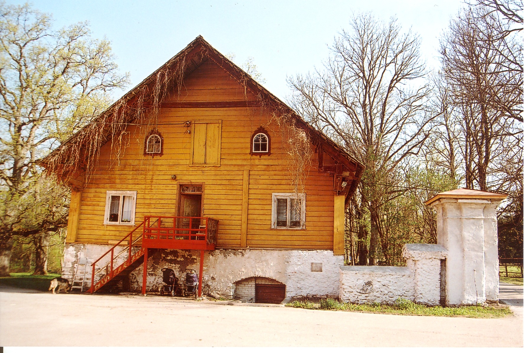 foto Vodja mõisa kavaleride maja 2006