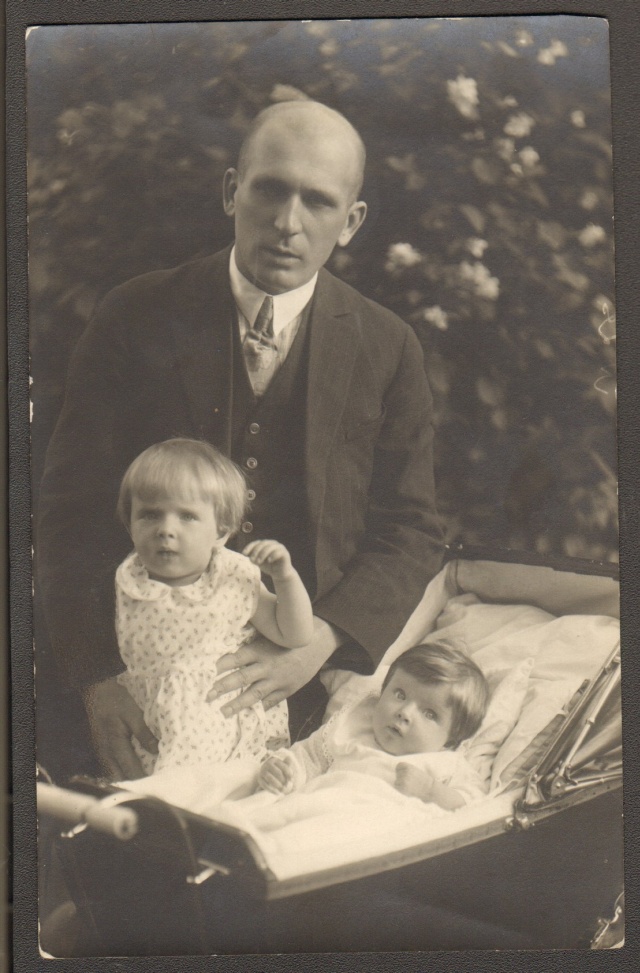 foto, Jüri Söödor tütardega 1930-ndad