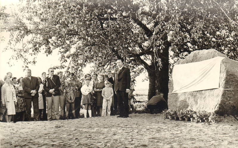 foto, prof. A.Linkbergi mälestuskivi avamine 7.08.1972.a.