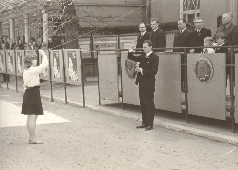 foto, Paide rajooni pioneeriorganisatsiooni 50. aastapäeva pidulik koondus Paides 20.05.1972.a.