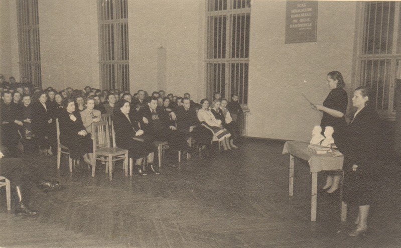 foto, Aravete isetegevuslased esinemas Tapa rajooni kunstilise isetegevuse ülevaatusel 1951.a.