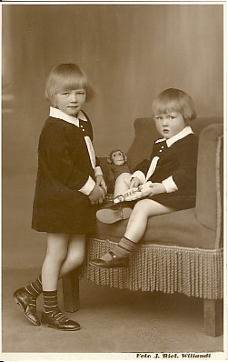 fotoportree, Ellen ja Aino 1928.a. paiku