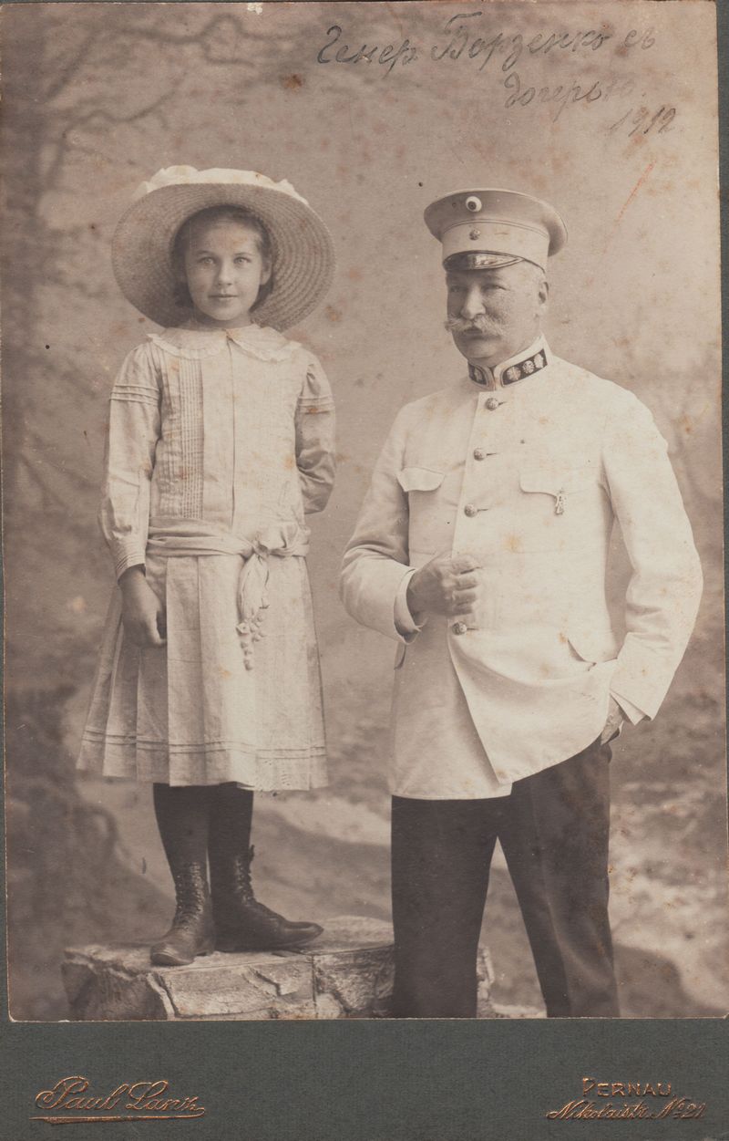 Kindral Borzenko oma tütrega