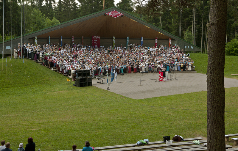 Eesti naiskooride laulupäev Põlvas 2013