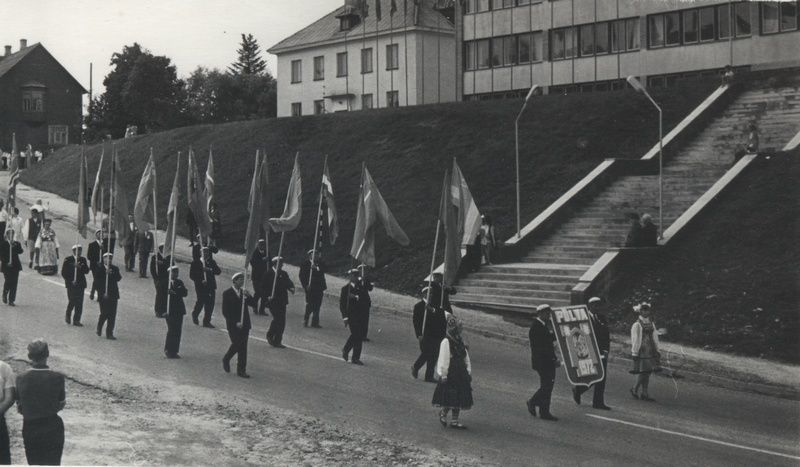 Rongkäik Põlva rahvakunstipidustustel