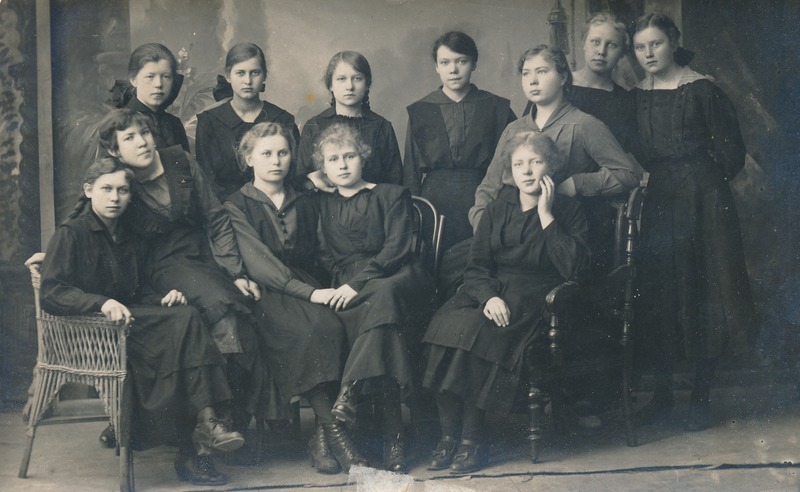 Rakvere Naisgümnaasiumi V b klass