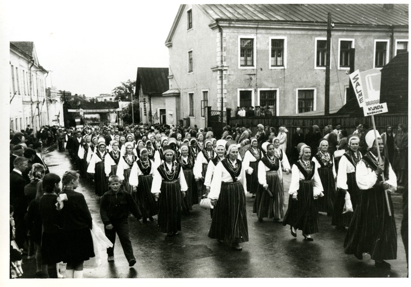 Rakvere rajooni laulupäeva rongkäik