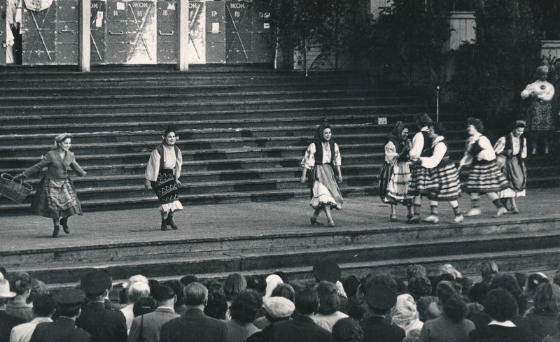 Moldaavia tantsuansambli kontsert Vallimäel