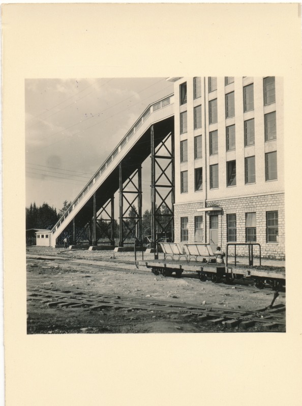 Tootsi, briketitööstus