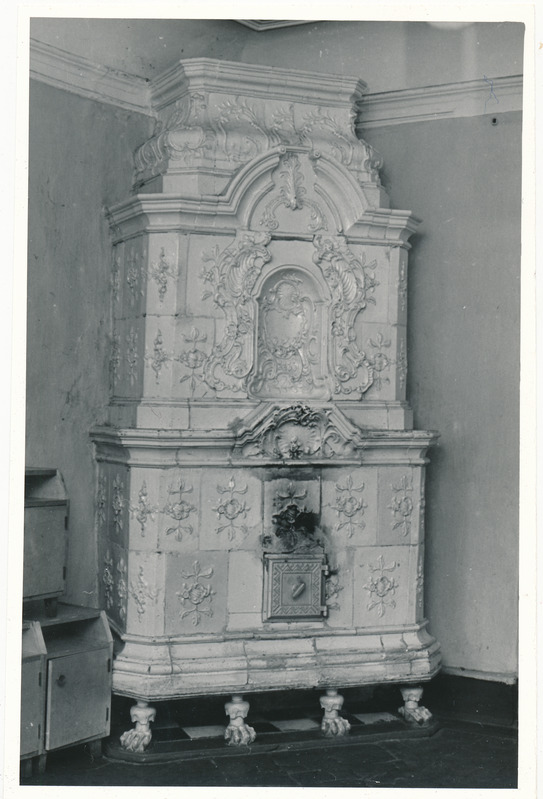 Palmse ahjud, rokokoo salong