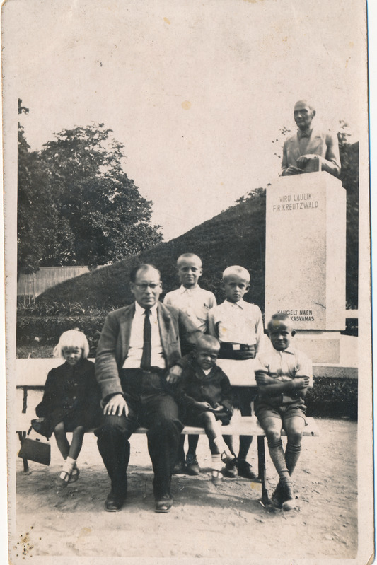 Rakvere, F. R. Kreutzwaldi mälestussammas