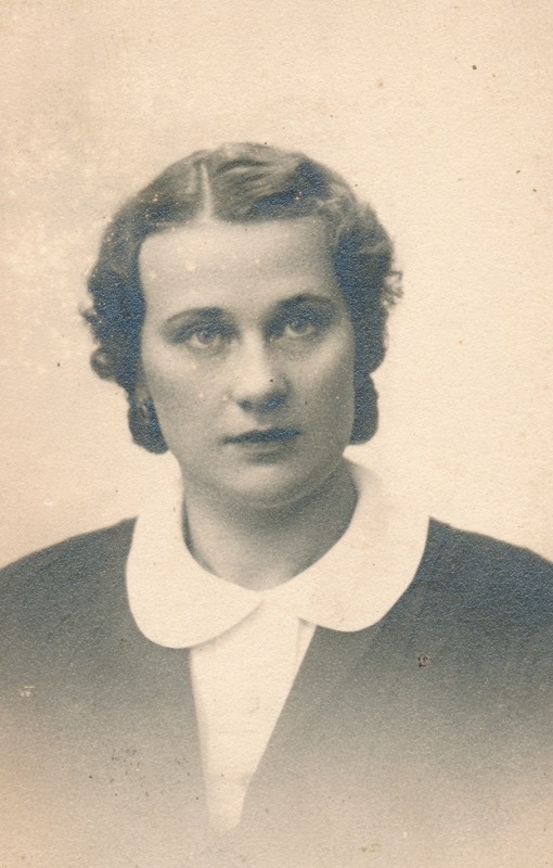 Lola Hanusch-Adamson