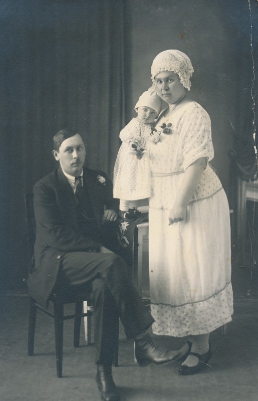 Jaan ja Alide Haho koos tütre Leliaga