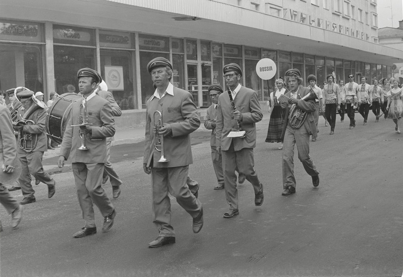 Vabariiklik tantsuansamblite kontsert Rakvere Vallimäel